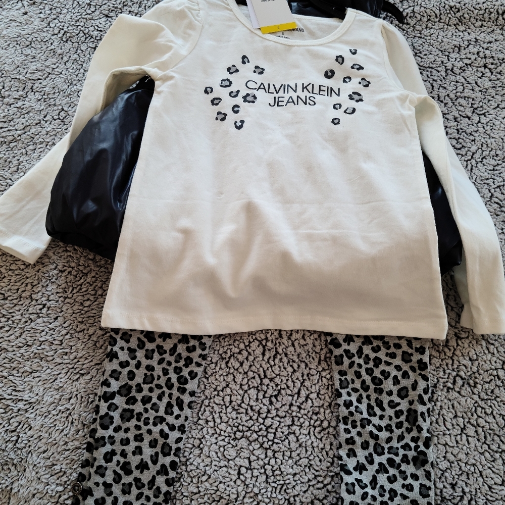 clothes - Picture 3 of 3